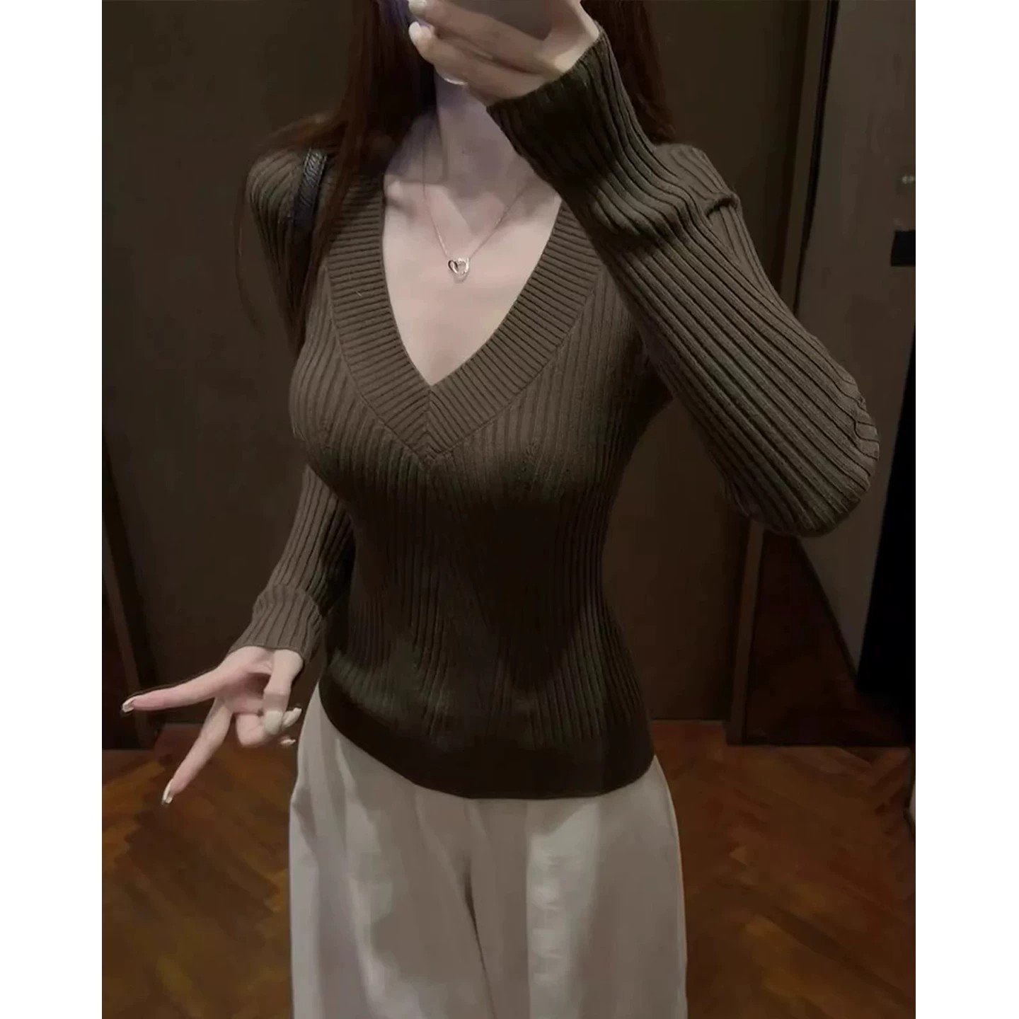 Pure Desire V-Neck Long Sleeve Knit Sweater Women's Fall Winter New Slimming Waist-Cinching Base Layer Versatile Top - Image 5